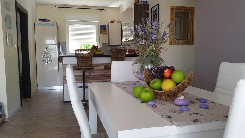 شقة House With Swimming Pool Blue Diamond بوفليانا المظهر الخارجي الصورة