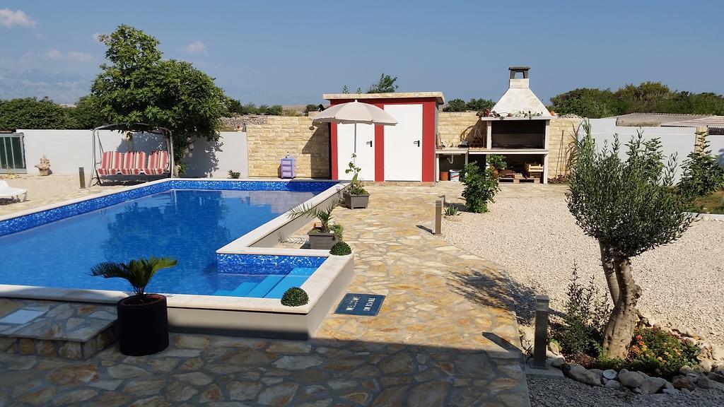 شقة House With Swimming Pool Blue Diamond بوفليانا الغرفة الصورة