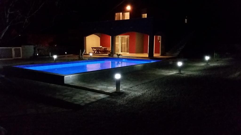 شقة House With Swimming Pool Blue Diamond بوفليانا المظهر الخارجي الصورة